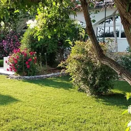 Apartment In Seget Donji 7428 Trogir