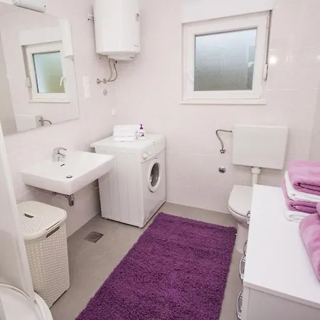 Apartman In Seget Donji 7428 *